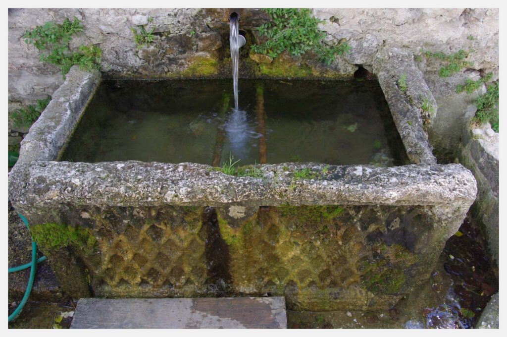 Campi di Norcia - Antica fonte Longobarda - foto Marco Barcarotti