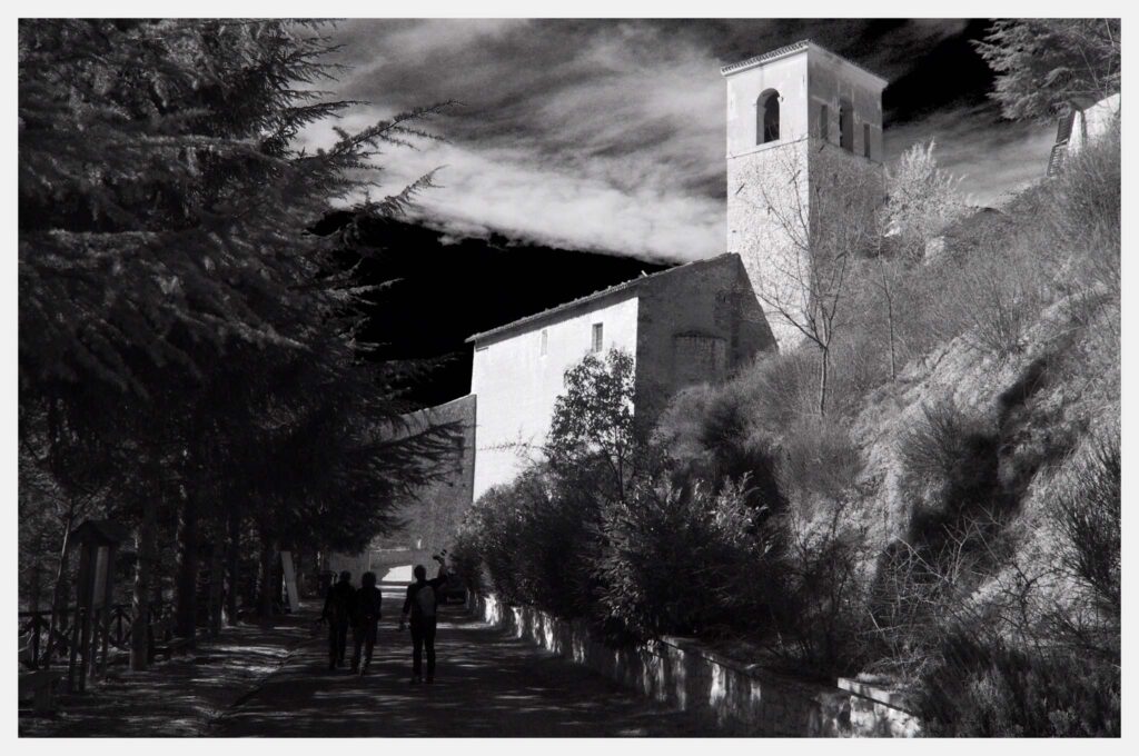 Campi di Norcia - porta di accesso all'abitato - foto Marco Barcarotti